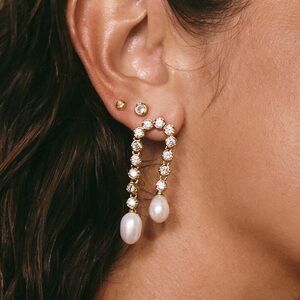 LUV AJ THE PAVE PEARL U STUDS